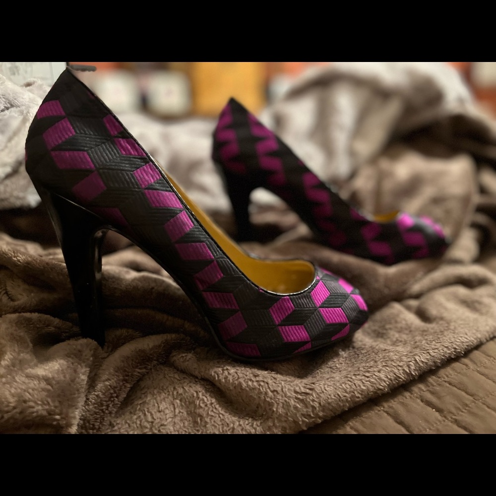 Nine West peep toe heels